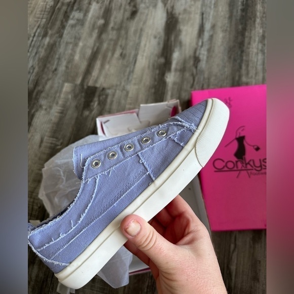 Corky Babalu Lilac - Picture 5 of 7